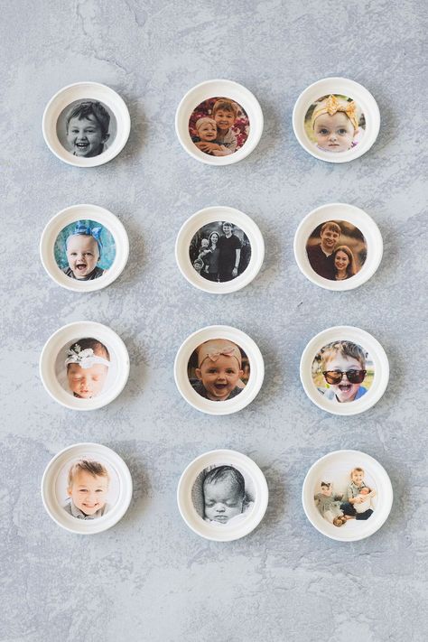 Learn how to make your own baby food jar lid photo magnets! An easy upcycled DIY project that makes a great gift for Mother's Day, Father's Day, birthdays, Christmas, and more. #DIY #jarlids #upcycledcraftproject Newborn Crafts, Baby Food Jars Diy, Make Your Own Baby Food, Mason Jar Lids Crafts, Jar Lid Crafts, Baby Jars, Baby Food Jar Crafts, Diy Baby Food, Craft Projects For Adults