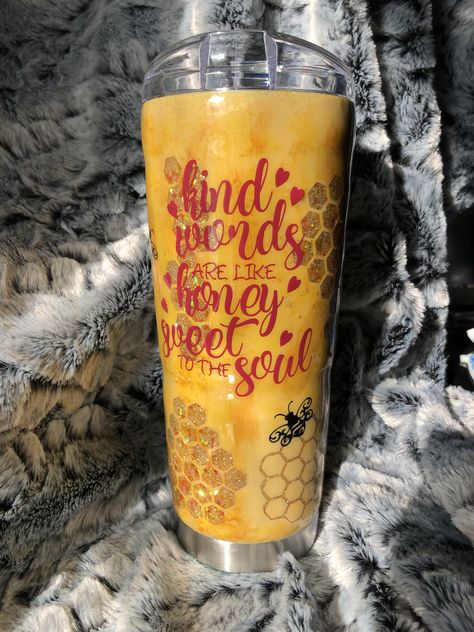 Honey bee tumbler Bee Glitter Tumbler, Honeycomb Tumbler, Hufflepuff Tumbler Cup, Bee Epoxy Tumbler, Bee Cup, Bee Sublimation Tumbler, Ozark Trail, Handmade Personalized Gifts, Honey Bee