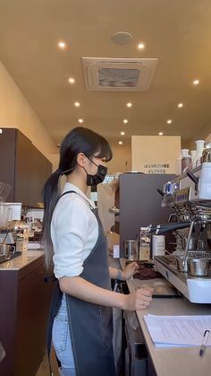 Restaurant Job Aesthetic, Barista Girl Aesthetic, Ulzzang Barista, Cafe Job Aesthetic, Cafe Uniform Aesthetic, Cafe Barista Outfit, Cafe Worker Outfit, Coffee Shop Job, Cafe Girl Aesthetic