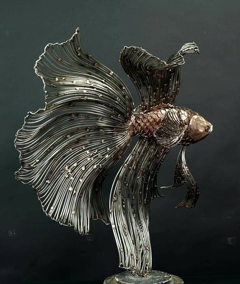 Metal Wire Sculpture, Junk Metal Art, Anatomy Sculpture, Welding Art Projects, Metal Fish, Fish Sculpture, Copper Art, Sculpture Metal, Steel Art