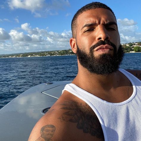 Drake Take Care Album, Barba Grande, Drake Photos, British Rappers, Drake Drizzy, Drake Graham, Beach Selfie, Aubrey Drake, Nick Cannon