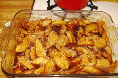 Hot Baked Cinnamon Apples Recipe - Genius Kitchen Cinnamon Apples Recipe, Delicious Magazine Recipes, Apple Cinnamon Recipes, Baked Cinnamon Apples, Tastemade Recipes, Delicious Magazine, Easy Family Meals, Baked Apples, Food Magazine