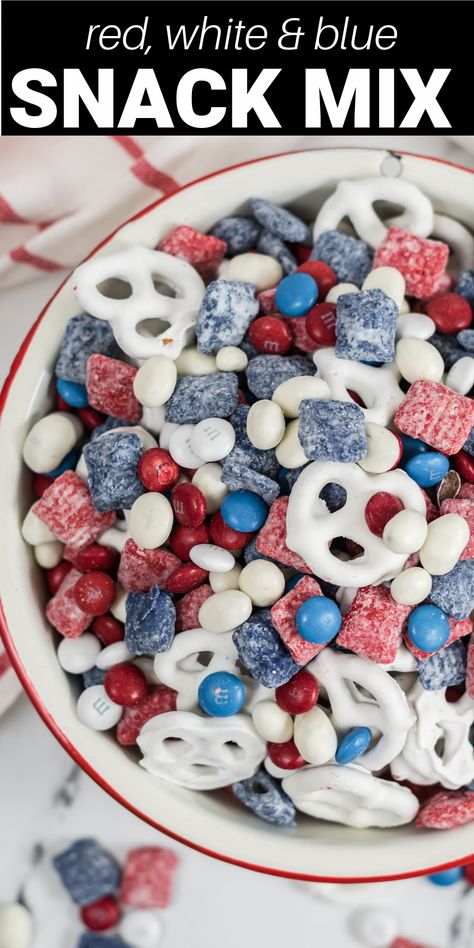 Party Favorites Food, Patriotic Trail Mix Recipe, Patriotic Chex Mix Recipes, 4th Of July Trail Mix For Kids, Labor Day Snacks For Kids, Make Ahead Fourth Of July Food, Fourth Of July Chex Mix Recipe, Fourth Of July Treats For Kids, 4th Of July Recipes For Kids