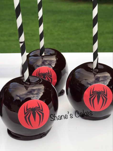 Spiderman Candy Apples, Spiderman Theme Party, Black Candy Apples, Halloween Basket, Best Gift Baskets, Spiderman Theme, Halloween Baskets, Black Candy, Black Spiderman