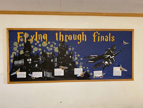 Harry Potter Board Ideas, Senior Class Bulletin Board Ideas, Harry Potter Ra Bulletin Boards, Senior Door Decorations Ideas, Wall Magazine Ideas School Collage, Aesthetic Bulletin Board Ideas, Classroom Bulletin Boards High School, Wall Magazine Ideas School, Harry Potter Bulletin Board