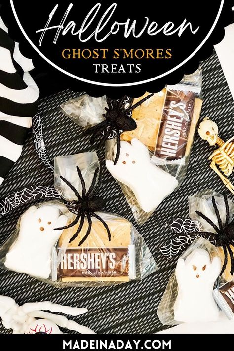 Treat your party guests or trick-or-treaters with these delicious Halloween smores kit bags! These adorable ghost treats are super easy to make and only require a few ingredients! ghost smores, smores kit, smores favors, smores gift Ghost Smores Kits, Ghost Smores Kit, Halloween Party Party Favors, Diy Class Halloween Treats, Smores Board Halloween, Halloween Party Smores Bar, Ghost Marshmallow Treats, Individual Smores Kits Diy, Diy Smores Kit Gift