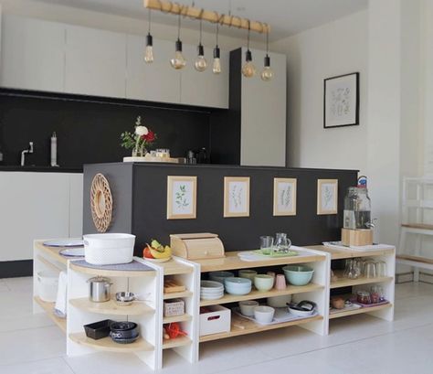 Montessori kitchen addition Daycare Kitchen, Montessori Room Ideas, Montessori Activities Baby, Montessori Kitchen, Diy Montessori, Kitchen Addition, Montessori Ideas, Baby Room Inspiration, Life Kitchen