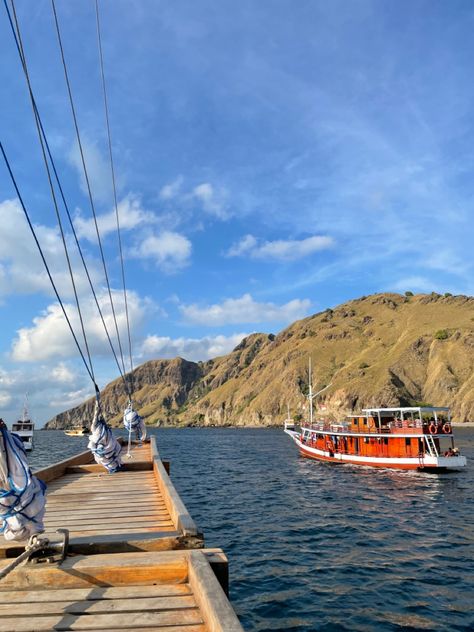 Labuan Bajo Aesthetic, Labuan Bajo, Labuan, Before Marriage, Travel Plan, Komodo, Photo Idea, Semarang, Travel Lifestyle