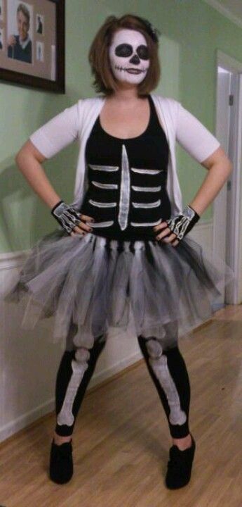 Home made Skeleton costume. Proof painting bones on clothes is easy. Adult Skeleton Costume Diy, Skeleton Costume Diy Women, Homemade Skeleton Costume Diy, Diy Skeleton Costume Women, Easy Skeleton Costume, Diy Skeleton Costume, Painting Bones, Skeleton Costume Diy, Skeleton Costume Women