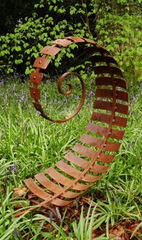 Funny Vine, Garden Sculptures, Welding Art Projects, Deco Nature, Metal Yard Art, Garden Art Sculptures Diy, Metal Garden Art, Garden Art Projects, Garden Art Sculptures