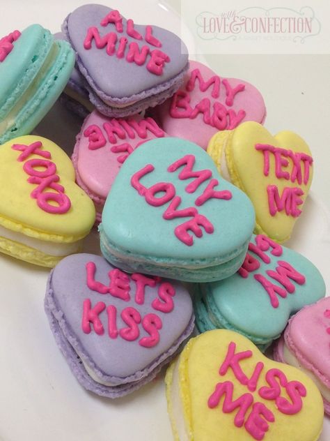 Conversation Heart Macarons Conversation Heart Macarons by Veronica Arthur at With Love & Confection in Easley, SC Valentines Day Deserts, Heart Macarons, Valentines Recipes Desserts, Macarons Macaroons, Valentines Baking, Macaron Cookies, Macaroon Recipes, Conversation Heart, Valentines Cupcakes