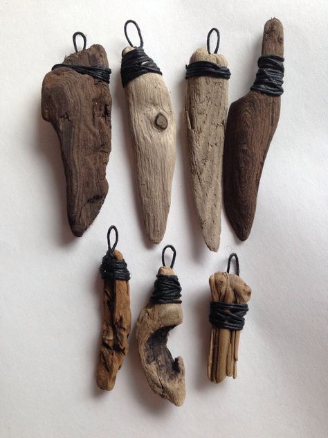 Still beautiful. Lake Michigan driftwood pendants. Thefitzgerald.etsy.com Vintage Jewelry Diy, Driftwood Diy, Diy Jewelry To Sell, Driftwood Jewelry, Diy Jewelry Rings, Driftwood Projects, Diy Jewelry Unique, Diy Jewelry Inspiration, Jewelry Organizer Diy