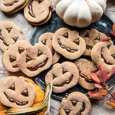 Milk Chocolate Stuffed Jack-O'-Lantern Cookies - Half Baked Harvest Creative Halloween Desserts, Jack O Lantern Cookies, Halloween At Home, Cookie Halloween, Biscuits Halloween, Halloween Cookie Recipes, Brown Sugar Cookies, Chocolate Sugar Cookies, Filled Cookies