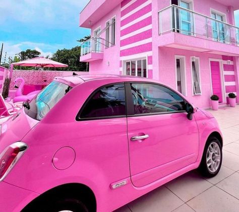 Barbie Aesthetic Home, Mcbling Bedrooms, Barbie Dream House Aesthetic, Barbie Core Aesthetic, Barbie Lifestyle, Old Caravan, Pink Places, Barbie Decor, Barbiecore Aesthetic