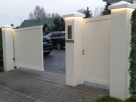 Zaun und Toranlagen - Modell Sylt | Nordzaun bei Hamburg Aluminum Driveway Gates, Fence Wall Design, Gate Wall Design, Front Wall Design, House Fence Design, House Main Gates Design, Beach House Exterior, Driveway Design, Front Gate Design