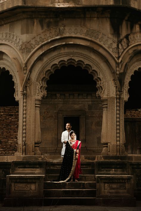 Ammapalli Temple Couple Shoot, Vasai Fort, Temple Couple, Temple Shoot, Traditional Shoot, Temple Photo, Wedding Stills, Pre Wedding Photoshoot Outfit, Pre Wedding Videos