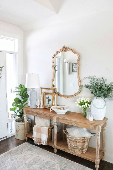 Make an amazing first impression with a beautiful entryway #entrywayideas #entrytable #entrybench French Country Foyer, French Country Entryway, Cottage Entryway, Foyer Ideas Entryway, Country Table, Entryway Table Decor, Entry Decor, Foyer Decorating, Foyer Design