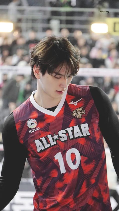 Lim Sungjin Boyfriend Material, Lim Sungjin Volleyball, Sungjin Volleyball, Lim Sungjin, Volleyball Wallpaper, Mens Volleyball, Volleyball Jerseys, Volleyball Inspiration, Soccer Boyfriend