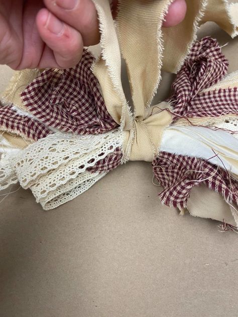 DIY Primitive Rag Bow - The Shabby Tree Primitive Crafts Diy, Rag Bows, Rag Wreaths, Bow Maker, Bow Garland, Homemade Bows, The Shabby Tree, Rag Garland, Burlap Projects