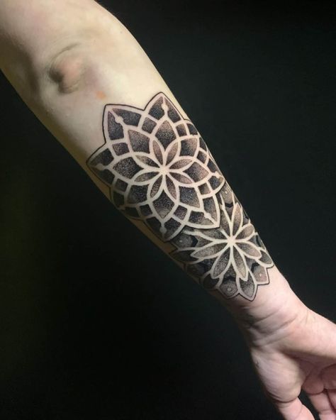 Mandala Forearm Tattoo 1 Forearm Mandala Tattoo, Tato Lengan Bawah, Tato Mandala, Mandala Tattoo Men, Tato Geometris, Tattoo Bras Homme, Tricep Tattoos, Tato Suku, Inner Bicep Tattoo