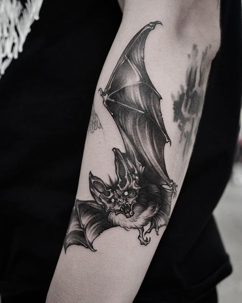 Bat blackwork tattoo Bat Upper Arm Tattoo, Bats Tattoo Design, Wizard Tattoo, Traditional Black Tattoo, Torso Tattoos, Goth Tattoo, Bat Tattoo, Fantasy Tattoos, Half Sleeve Tattoos For Guys