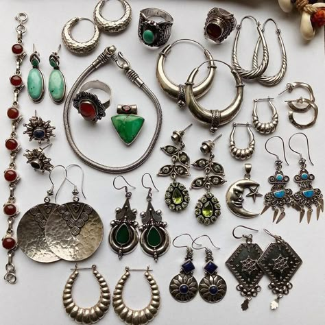 Vintage Jewelry Silver, Silver Vintage Jewelry, Thrifted Jewelry, Eclectic Jewelry, Accessory Inspo, Mode Hippie, Bohemian Style Jewelry, Vintage Silver Jewelry, Indie Jewelry