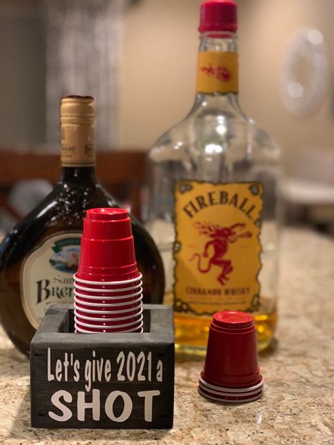 New Years Eve House Party Ideas, New Year’s Party Decoration, New Years Eve House Party Decorations, Nye Theme Party Ideas, Nye Party Themes, Nye House Party Ideas, New Year’s Party, Theme New Years Eve Party, New Years Birthday Party