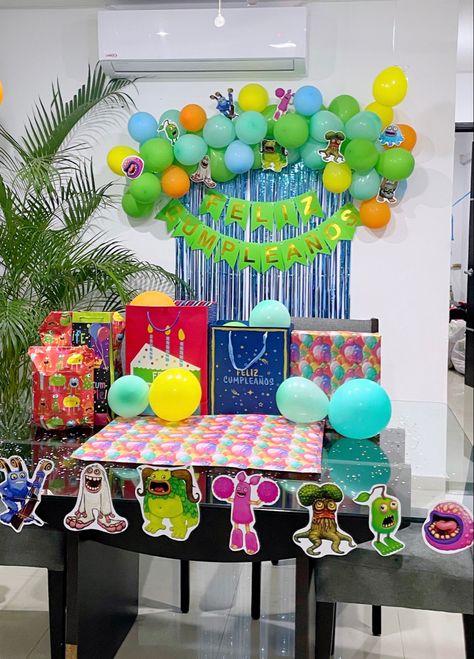 My singing monster party decoration My Singing Monsters Party Ideas, My Singing Monsters Cake, My Singing Monsters Birthday Party, My Singing Monsters Birthday, My Singing, Monster Party Decorations, Fnaf Crafts, Monster Decorations, Party Planning Business