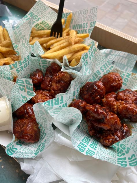 Wingstop Tenders, Food Wingstop, Wingstop Aesthetic, Wing Stop, Soul Food Dinner, Food Babe, Food Therapy, Yummy Comfort Food, Food Drinks Dessert