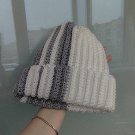 crochet, crochet hat, crochet beanie, crochet ideas, crochet idea White Crochet Beanie, Hat Inspiration, Crochet Beanie Hat, Crochet Beanie, Crochet Hat, White Crochet, Beanie Hat, Beanie Hats, Grey And White