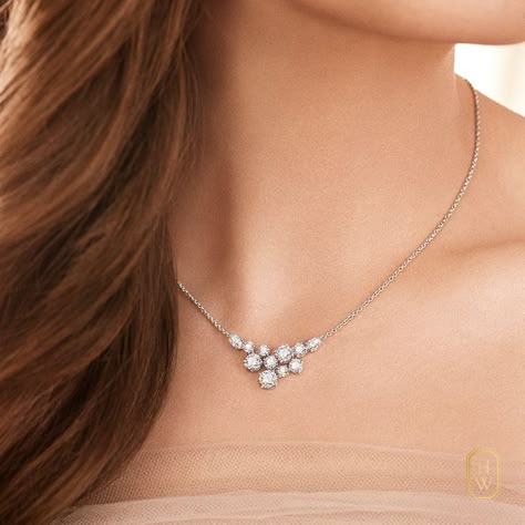 Bridal Jewerly, Jewelry Necklace Simple, Diamond Pendants Designs, Diamond Pendant Sets, Diamond Mangalsutra, Long Pearl Necklaces, Diamond Cross Necklaces, Pendant Sets, Pearl Jewelry Necklace