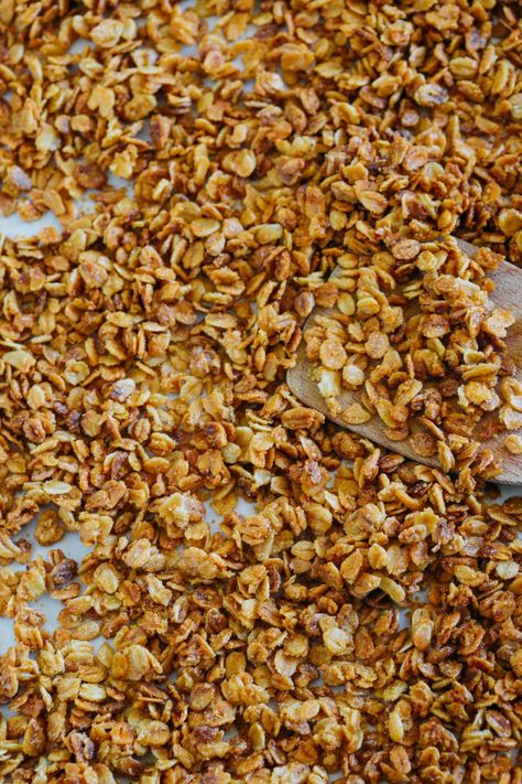 Granola Calories, Diy Granola, Easy Granola Recipe, Oatmeal Granola, Granola Recipe Healthy, Honey Granola, Easy Granola, Granola Recipe Homemade, Granola Healthy