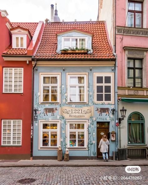 Casa Exterior, Riga Latvia, Shop Fronts, Cute House, Urban Sketching, Old Buildings, Pretty House, Riga, Beautiful Buildings