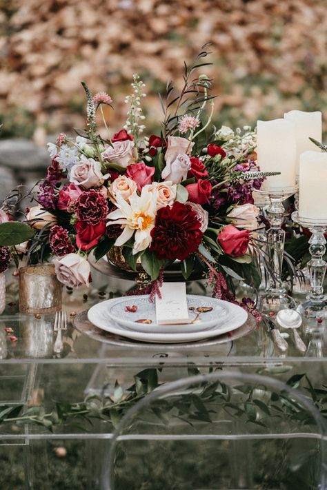 Wild low wedding centerpiece with burgundy flowers. Acrylic wedding tablescape - Quattro Studios Low Wedding Centerpieces, Long Table Wedding, Unusual Weddings, Boho Wedding Inspiration, Wedding Winter, Wedding Boho, Castle Wedding, Wedding Tablescapes, Wedding Table Centerpieces