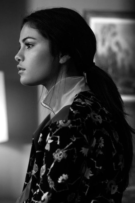 @70Nubs via twitter Latina Artists, Selena Gomez Fashion, Selena Gomez Pictures, Selena Gomez Style, Selena G, Instyle Magazine, Marie Gomez, White Photo, Woman Crush