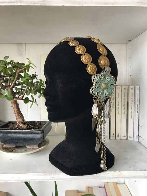 African Headpiece Jewelry, African Beaded Headpiece, Dangling Headpiece, Ancient Headpiece, Persian Headdress, Ancient Headdress, Acai Bowl Recipes, Snake Headdress, Headdress Ideas