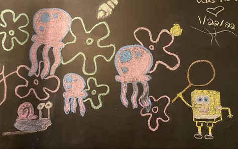 Spongebob catching Jellyfish with Gary Spongebob Chalk Art, Spongebob Jellyfish, Fun Chalk Art, Chalkboard Wall Bedroom, Chalk Design, Chalkboard Wall, Chalk Drawings, Wall Bedroom, Chalk Art