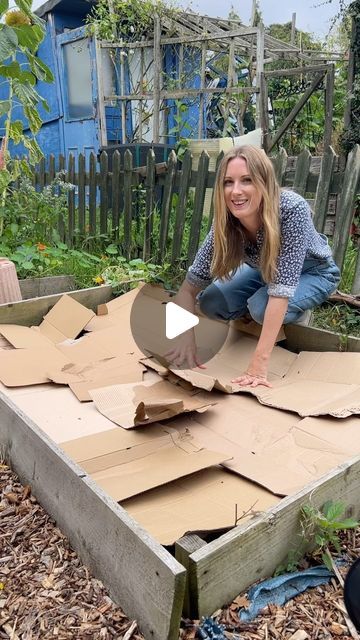 Cardboard For Weeds In Garden, Cardboard In Flower Beds, Cardboard Garden Bed, Using Cardboard In The Garden, Allotment Ideas Inspiration, Composting For Beginners, Remove Sticky Labels, Allotment Ideas, Garden Boxes Raised