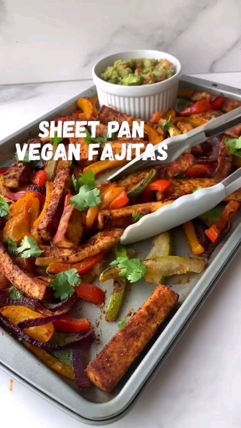 vegancuts on Instagram: VEGAN SHEET PAN FAJITAS 🥑🌱 Follow @vegancuts for more! By @that.veganbabe Ingredients: - 1 red onion - 2 bell peppers - 1 medium zucchini… Vegan Fajita, Vegan Lunch Recipe, Vegan Sheet Pan, Sheet Pan Fajitas, Pan Fajitas, Vegan Fajitas, Veggie Fajitas, Lunch Recipes Indian, Easy Healthy Meal