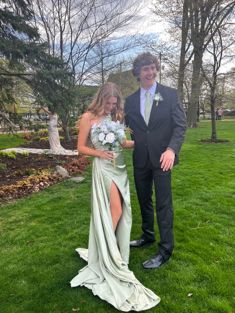 Sage Green Prom Outfits For Couples, Sage Green Prom Couple Outfit, Sage Green Hoco Couple, Light Green Prom Dress Couple, Light Green Prom Couple, Sage Green Prom Couple, Green Prom Couple, Sage Green Prom, Light Green Prom Dress