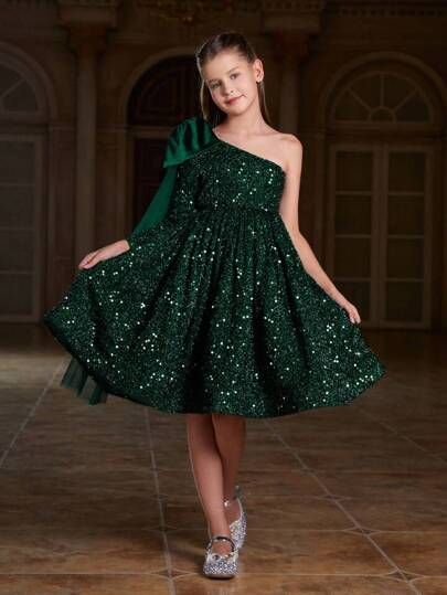 Black Tie Optional Dress, Bday Dresses, Simple Flower Girl Dresses, Girl Silk Dress, Glitz Dress, Black Sequin Gown, Sparkling Dress, Style Vert, Kids Party Wear Dresses