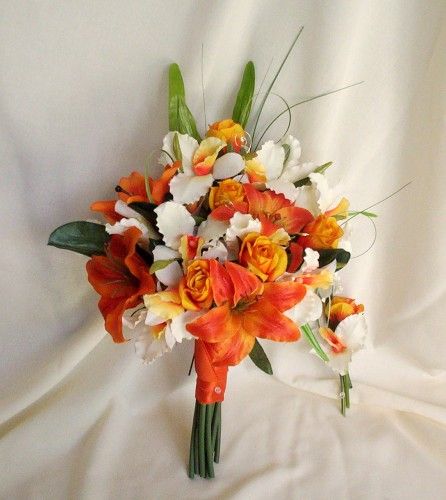 Cartagena Wedding, Lily Bouquets, Yellow Wedding Bouquet, Wedding Flower Guide, Bouquet Arrangement, Tiger Lilies, Tropical Orange, Orange Tiger, Large Wedding