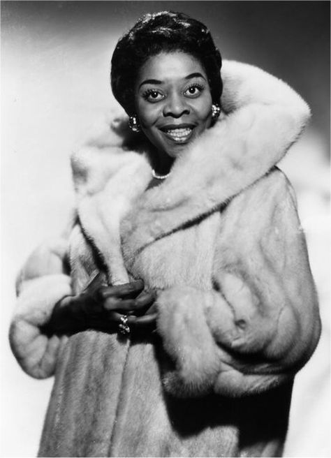 Wearing her favorite thing-mink Diva Room, Dinah Washington, Billy Holiday, Anita Baker, Bessie Smith, Bonnie Raitt, Black Glamour, Vintage Black Glamour, Beauty Ad