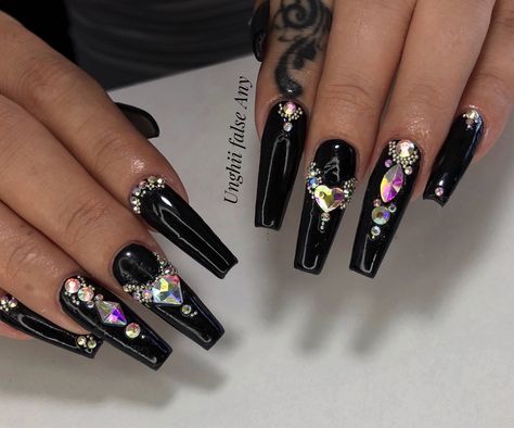 Plain Black Nails With Gems, Black Nails With Crystals, Black Nails With Diamonds Rhinestones, Black Nails With Jewels, Black And White Nail Art, Black Coffin Nails, Y2k Shoes, Gothic Nails, Lovely Nails