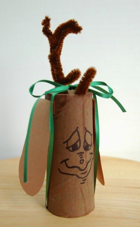 Max the Dog Toilet Paper Roll craft for Grinch Make A Grinch, Grinch Dog, Grinch Birthday, Tiny Bites, Grinch Crafts, Thanksgiving Crafts Diy, Grinch Christmas Party, Grinch Party, The Grinch Stole Christmas