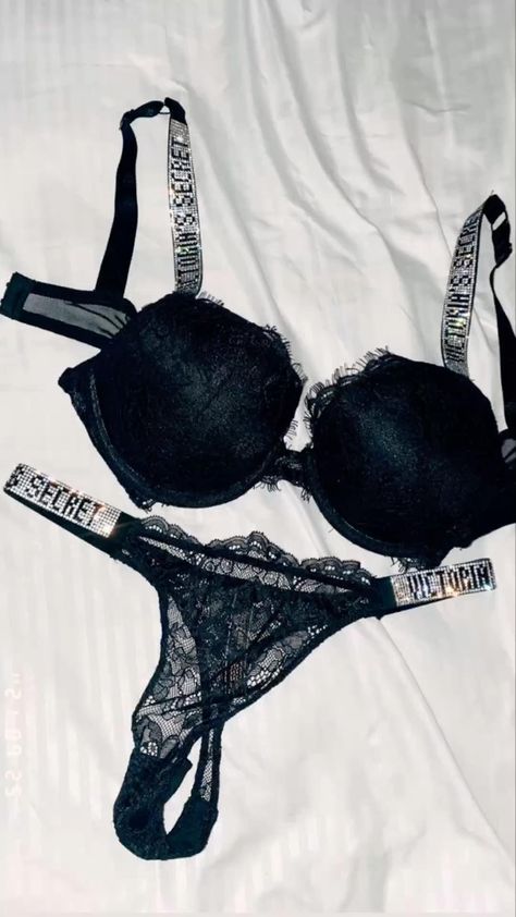 Lingerie Victoria Secret, Sinful Clothing, Victoria's Secret Aesthetic, Pink Outfits Victoria Secret, Victorias Secret Set, Look Grunge, Victoria Secret Outfits, Mode Chanel, Lingerie Inspiration