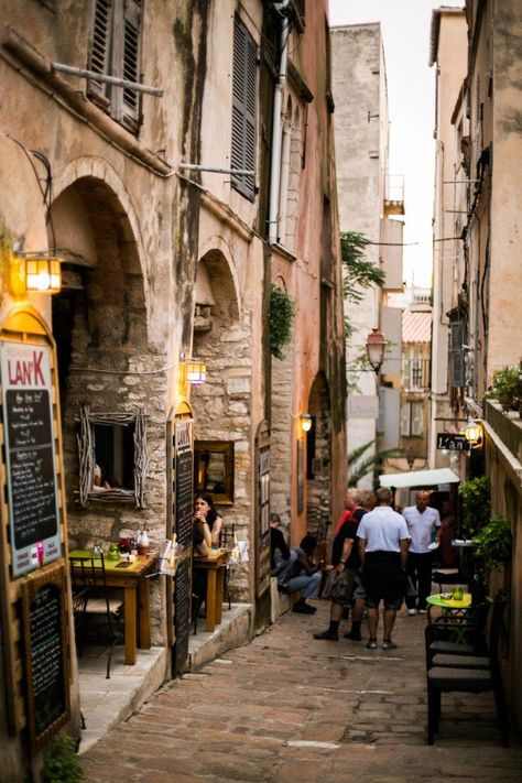 Où manger à Bonifacio ? Nos bonnes adresses et restaurants testés ! Sardinia, South Of France, Toulouse, Week End, Travel Dreams, The Rock, Places Ive Been, Street View, Favorite Places