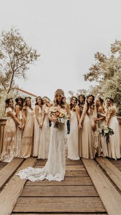 Champagne Bridesmaid Dresses, Champagne Bridesmaid, Elegant Bridesmaid Dresses, Wedding Boho, Bridesmaid Style, Park Weddings, Wedding Cake Designs, Junebug Weddings, Wedding Bridesmaid Dresses