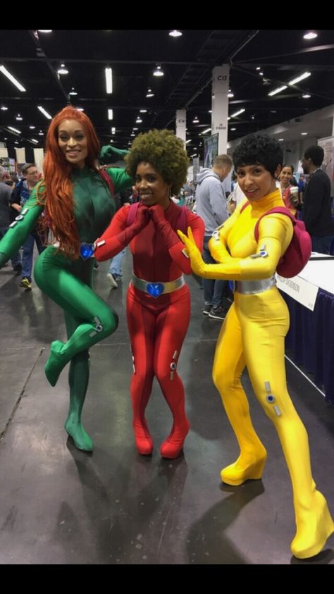 Totally Spies Totally Spies Halloween Costume, Totally Spies Costume, Black Cosplay Costumes, Totally Spies Cosplay, Black Cosplay, Black Sci-fi Cosplay Costume For Halloween, Black Cosplayers Anime, Black Superhero Cosplay Costume For Comic-con, Black Cosplay Costume For Comic-con