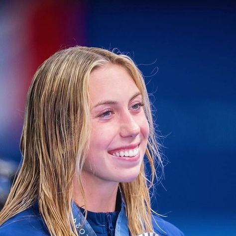 Gretchen Walsh on Instagram: "If you told me three months ago what I was going to accomplish in the 100 fly this summer, I would not have believed you. Here’s to America, going 1-2 with @torri_huske, and my beautiful silver medal 🥈❤️" Gretchen Walsh, Believe In You, Tell Me, This Summer, Ipad, The 100, Swimming, Silver, On Instagram